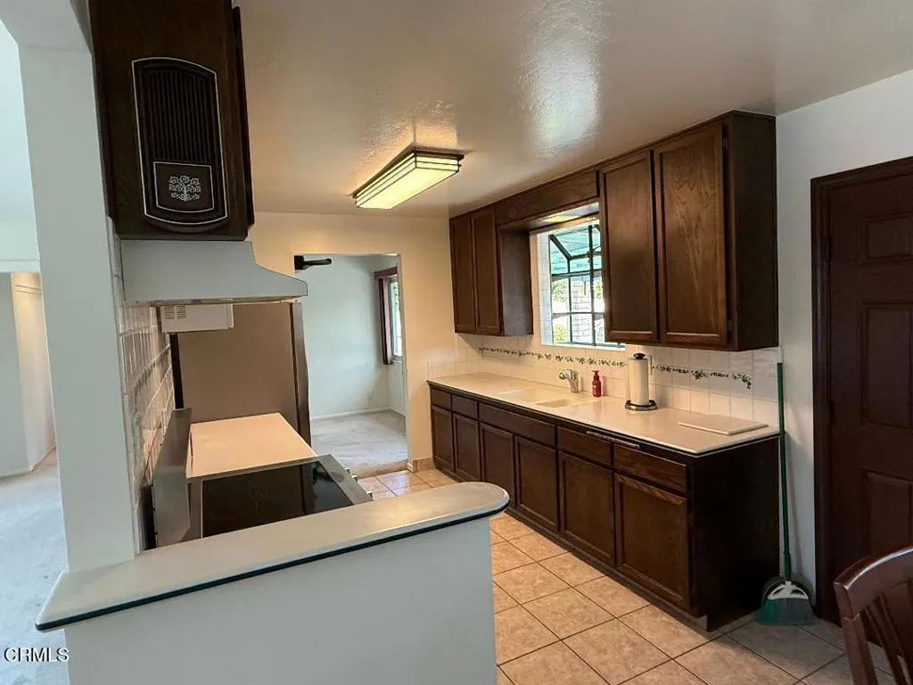 489 Mara Avenue, Ventura, California 93004 home-pic-8