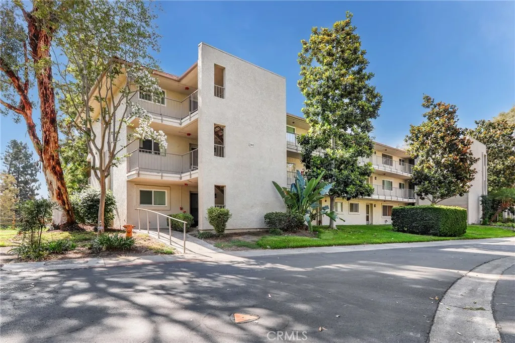 3363 Monte Hermoso 2a, Laguna Woods, California 92637, 2 Bedrooms Bedrooms, ,2 BathroomsBathrooms,Residential Lease,For Rent,Monte Hermoso,OC25181642