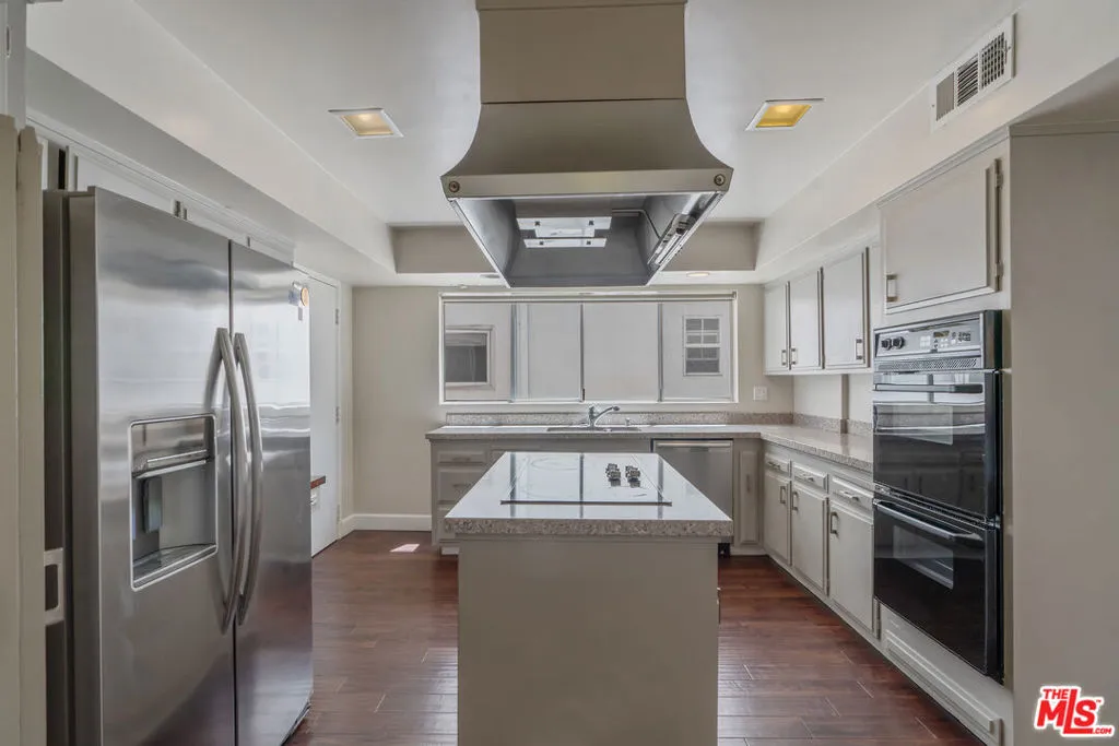603 N Doheny Drive 2b, Beverly Hills, California 90210 home-pic-6