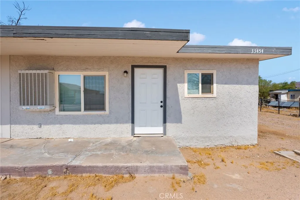 33454 Hampton Way, Daggett, California 92327 home-pic-1