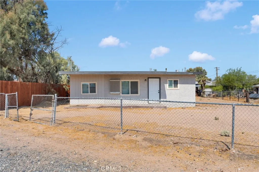 33454 Hampton Way, Daggett, California 92327 home-pic-0