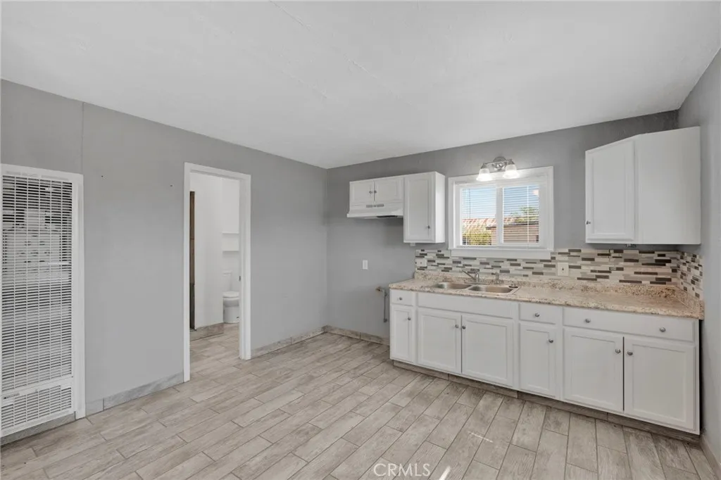 33454 Hampton Way, Daggett, California 92327 home-pic-3