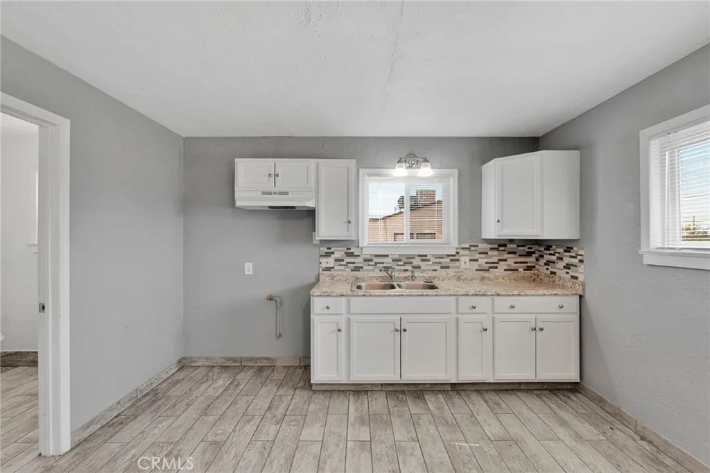 33454 Hampton Way, Daggett, California 92327 home-pic-4