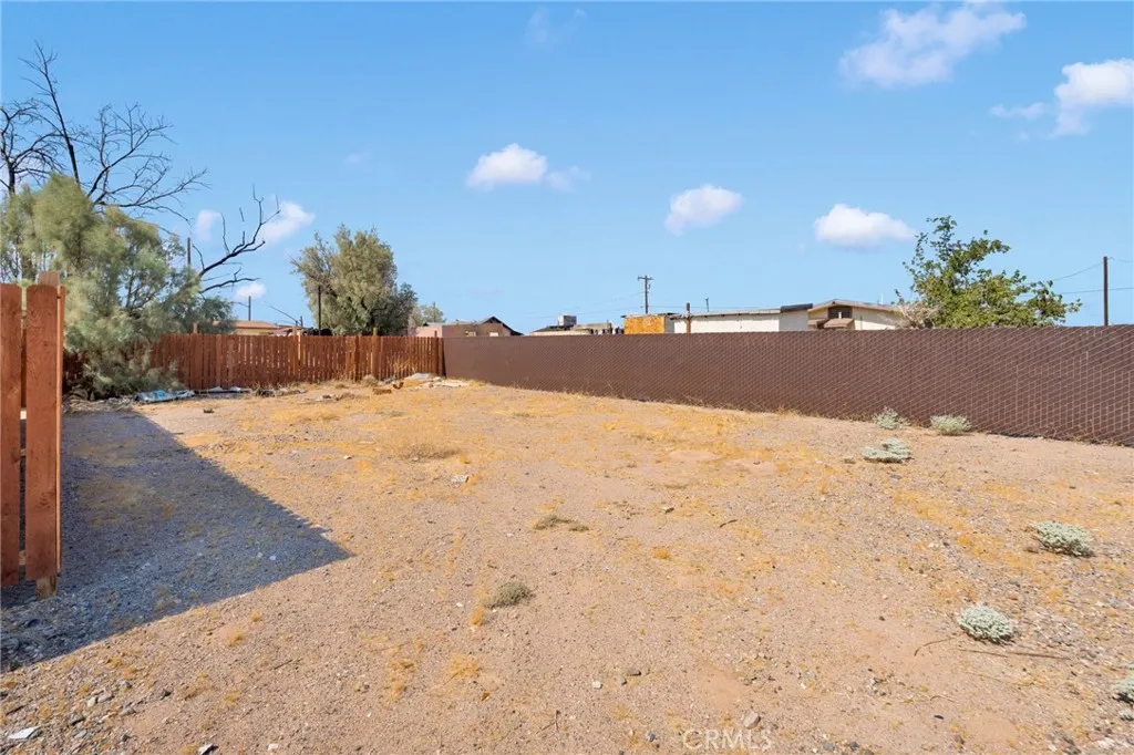 33454 Hampton Way, Daggett, California 92327 home-pic-12
