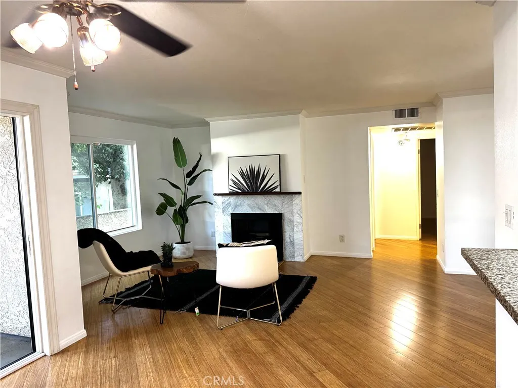 1237 E 6th Street 106, Long Beach, California 90802 home-pic-6