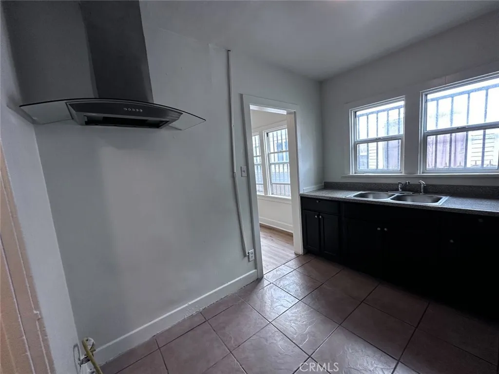 1805 W 35th Street, Los Angeles, California 90018 home-pic-43