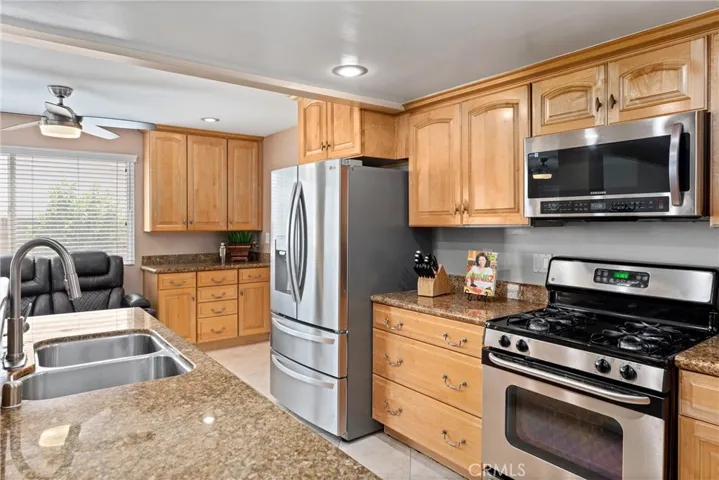 Stainless Steel Appliances Gas Stovetop/ Oven, Microwave