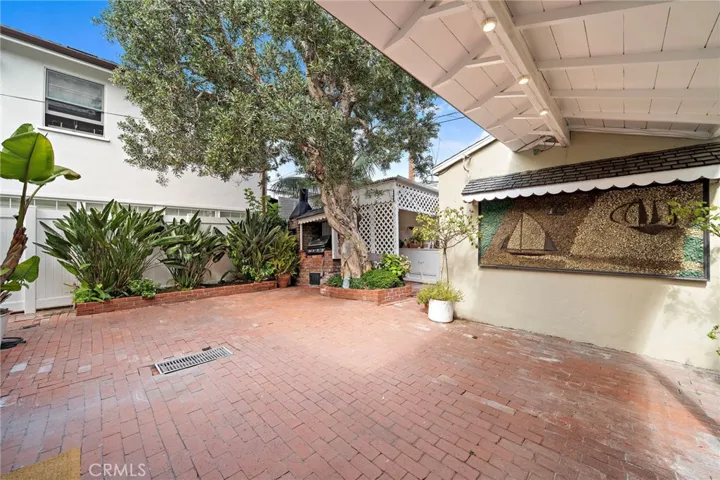 308 Coral Avenue, Newport Beach, California 92662
