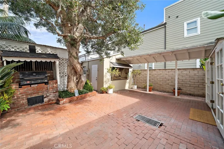 308 Coral Avenue, Newport Beach, California 92662
