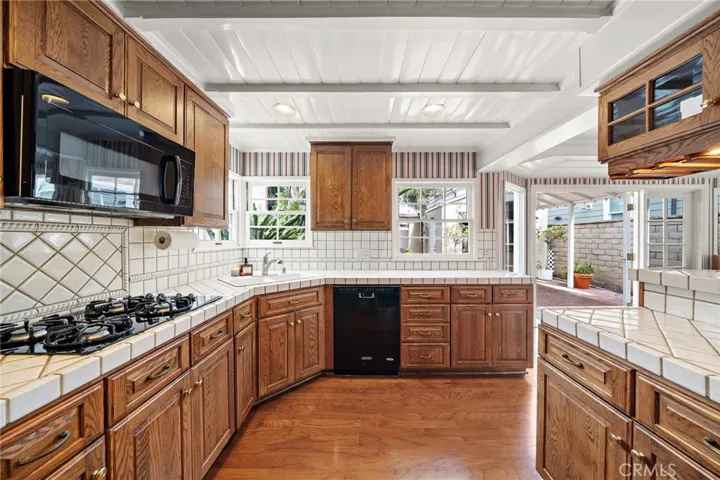 308 Coral Avenue, Newport Beach, California 92662