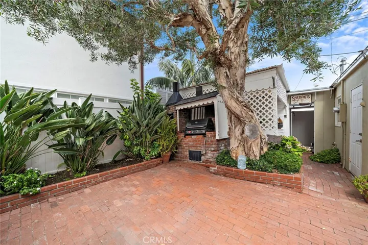 308 Coral Avenue, Newport Beach, California 92662