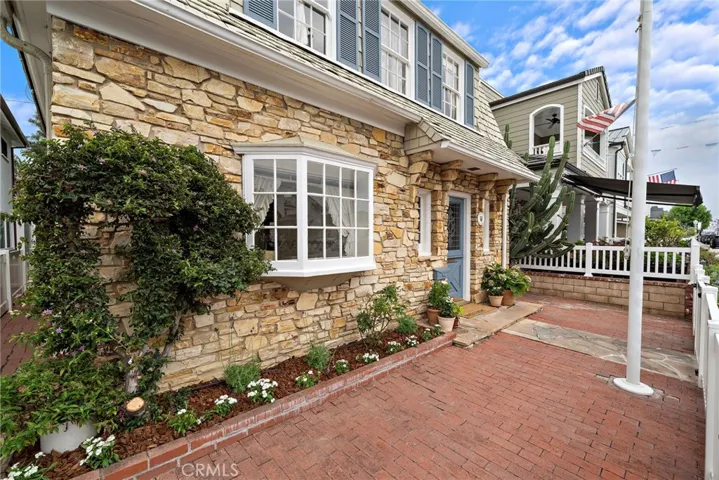 308 Coral Avenue, Newport Beach, California 92662