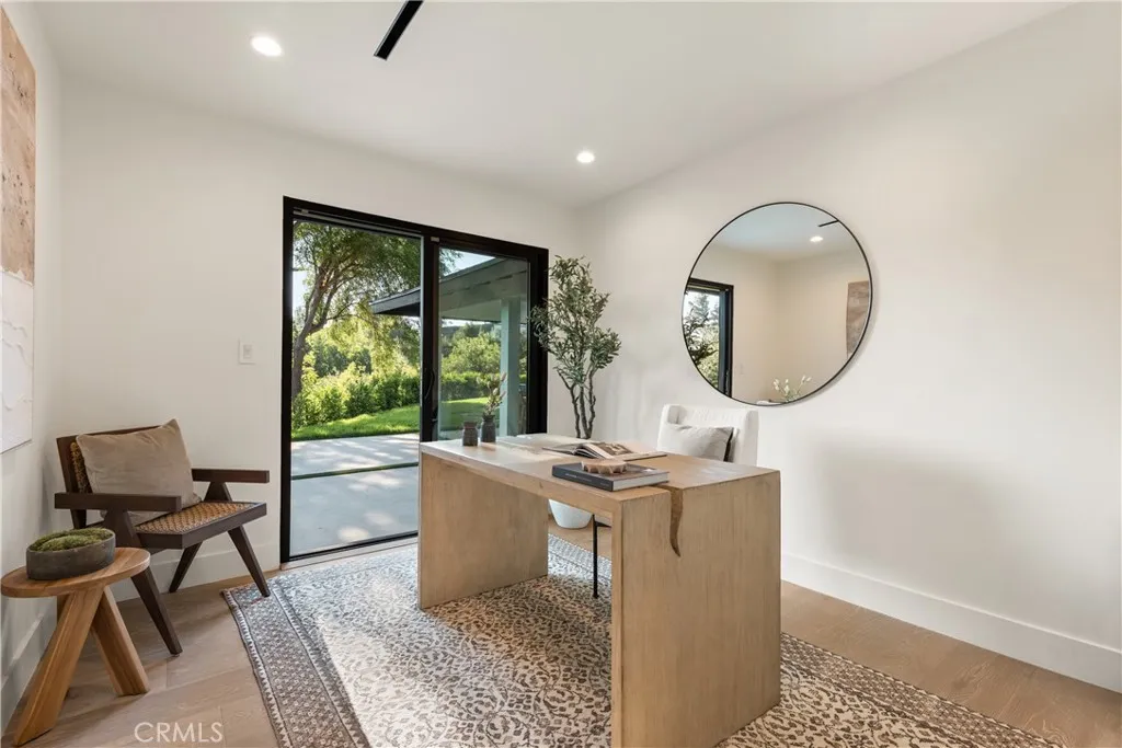 4041 Sapphire Drive, Encino, California 91436 home-pic-17