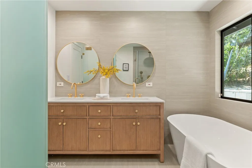 4041 Sapphire Drive, Encino, California 91436 home-pic-24