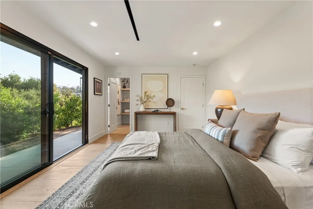4041 Sapphire Drive, Encino, California 91436 home-pic-26