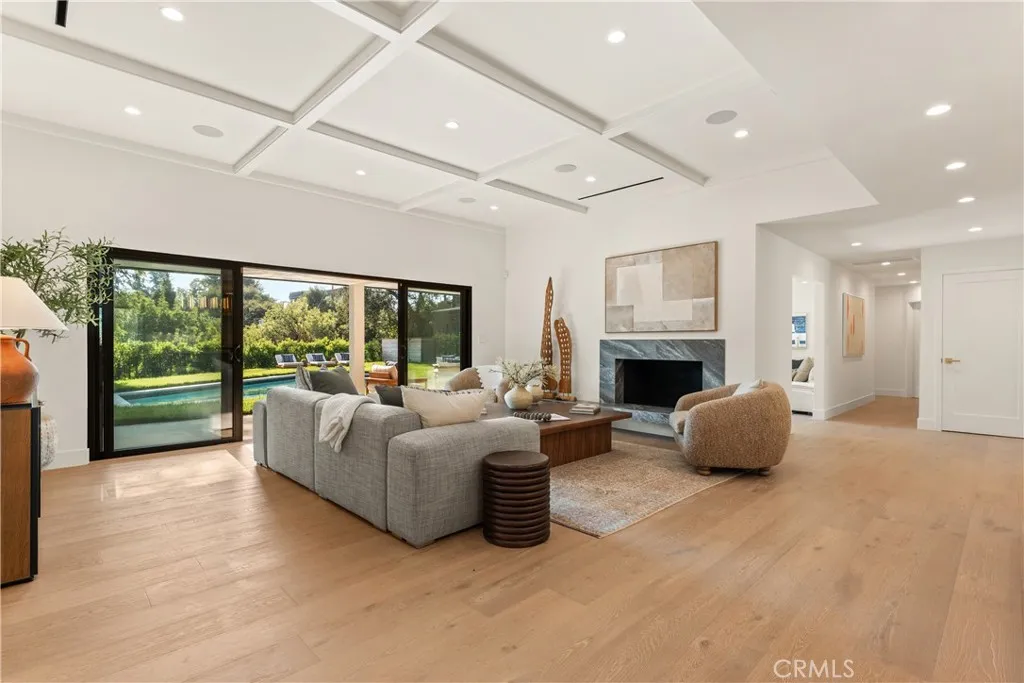 4041 Sapphire Drive, Encino, California 91436 home-pic-6