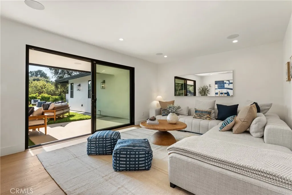 4041 Sapphire Drive, Encino, California 91436 home-pic-13