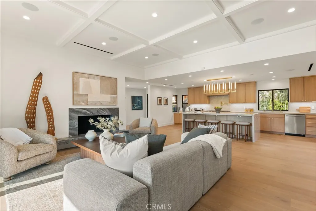 4041 Sapphire Drive, Encino, California 91436 home-pic-7