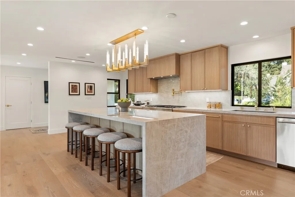 4041 Sapphire Drive, Encino, California 91436 home-pic-9