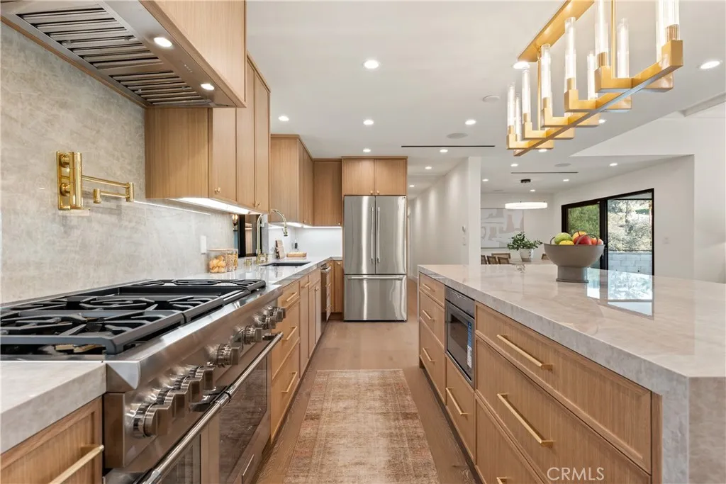 4041 Sapphire Drive, Encino, California 91436 home-pic-10