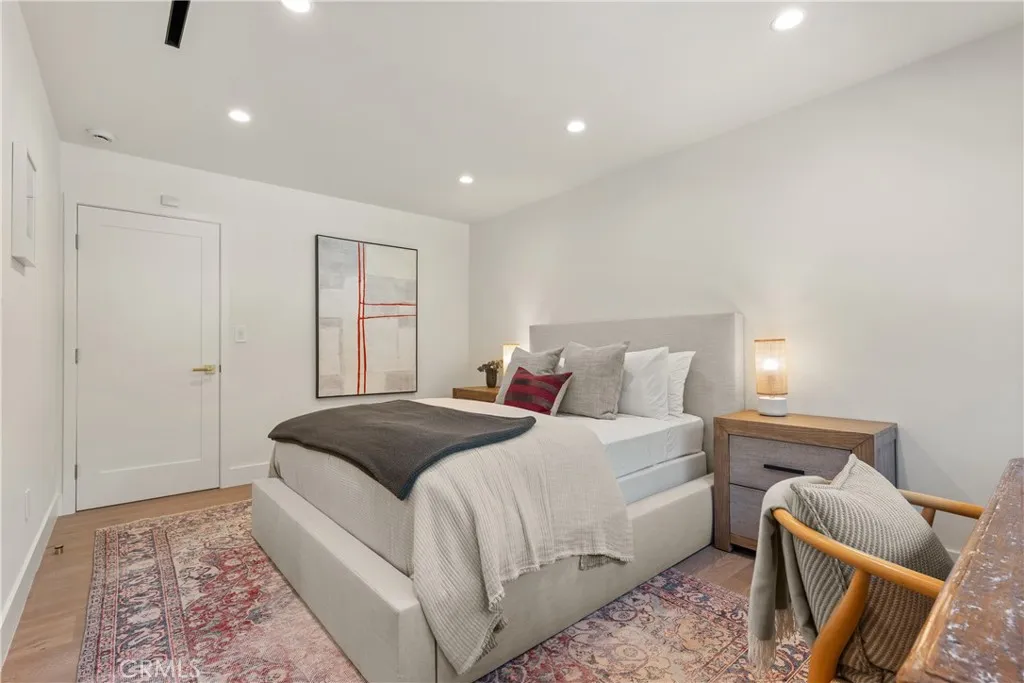 4041 Sapphire Drive, Encino, California 91436 home-pic-32