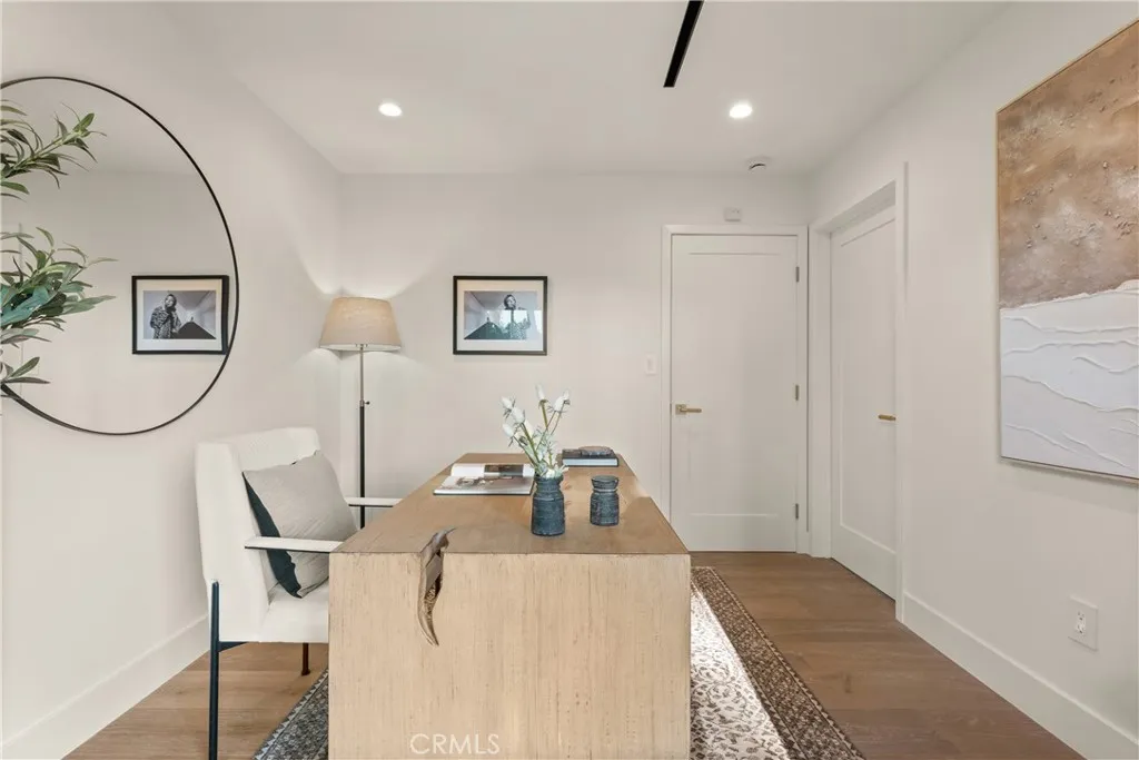 4041 Sapphire Drive, Encino, California 91436 home-pic-18