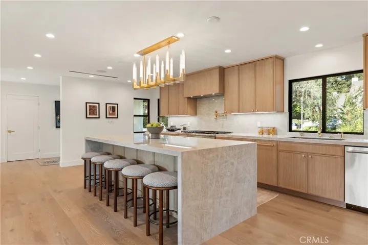 4041 Sapphire Drive, Encino, California 91436