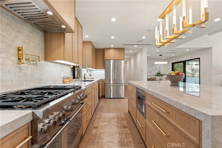 4041 Sapphire Drive, Encino, California 91436