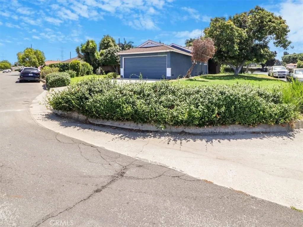 6502 Dos Rios Road, Downey, California 90240, 3 Bedrooms Bedrooms, ,2 BathroomsBathrooms,Residential,For Sale,Dos Rios,WS25181866