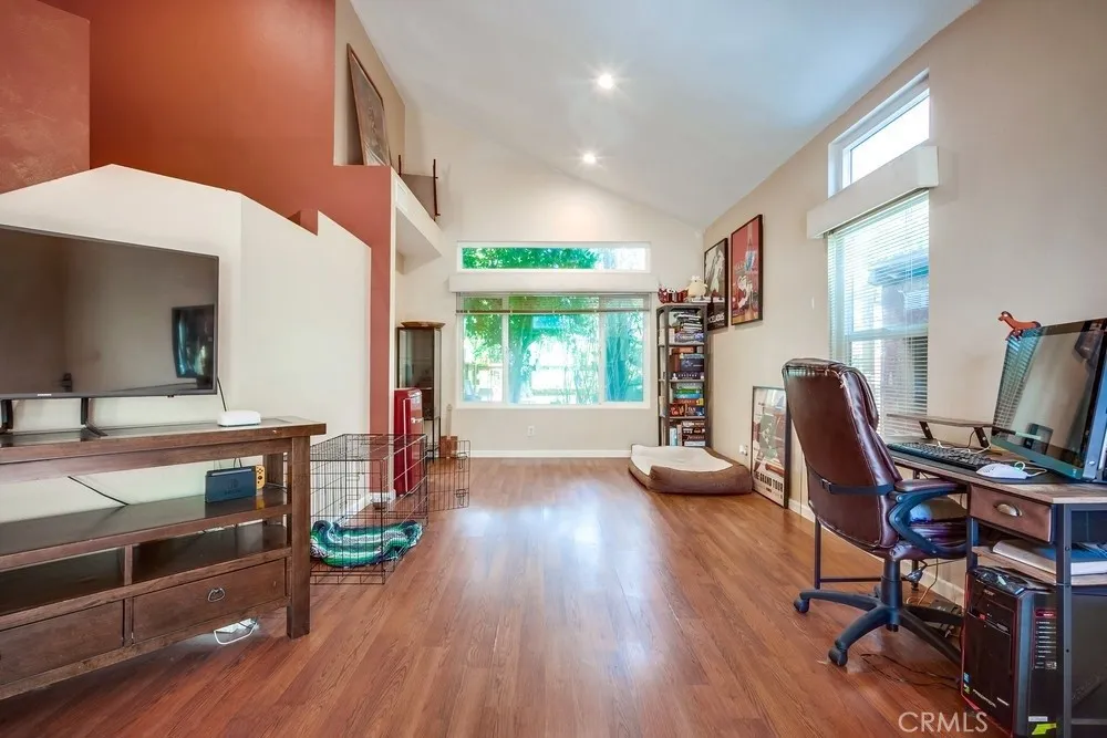 36235 Vence Drive, Murrieta, California 92562 home-pic-3