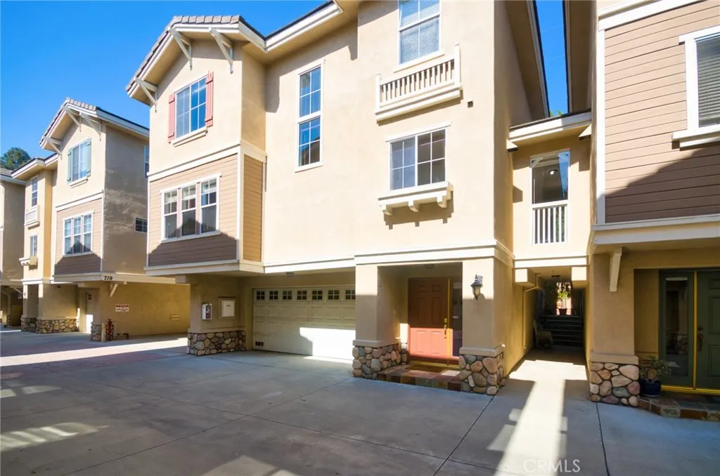 717 Arcadia Avenue C, Arcadia, California 91007, 3 Bedrooms Bedrooms, ,3 BathroomsBathrooms,Residential,For Sale,Arcadia,WS25181631