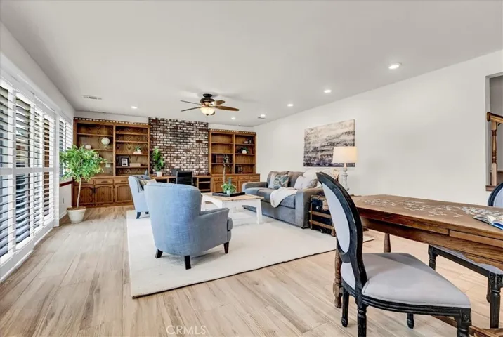 Living area / receiving area