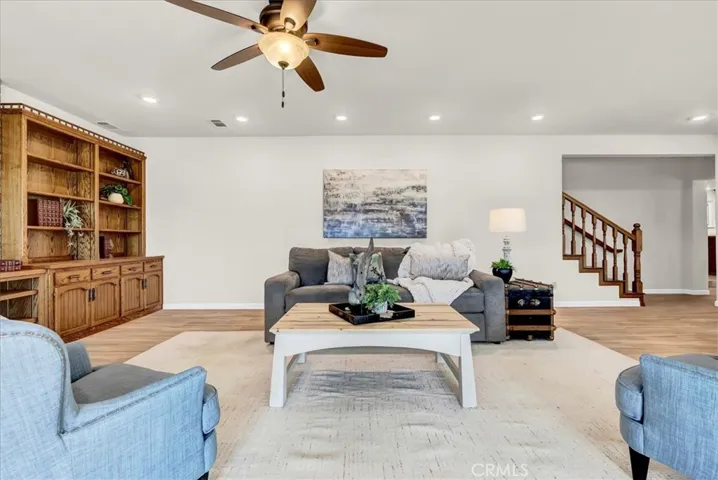 Living area / receiving area