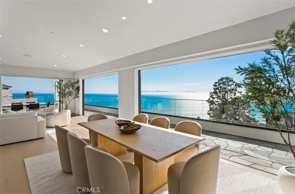 31 N Vista De Catalina, Laguna Beach, California 92651 home-pic-10