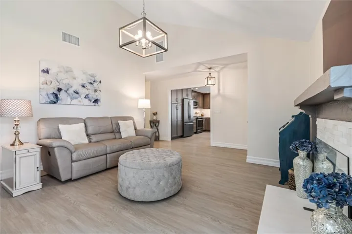 5651 Lynnbrook Plaza, Yorba Linda, California 92886