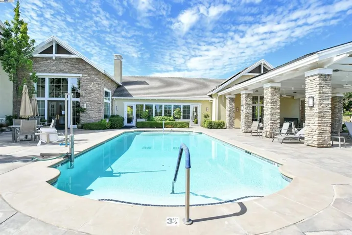989 Centennial Dr, Brentwood, California 94513
