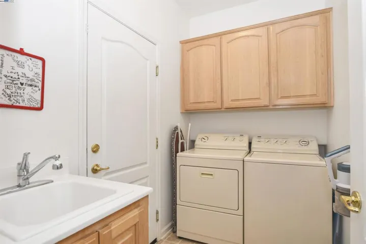 989 Centennial Dr, Brentwood, California 94513