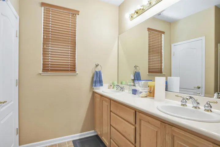 989 Centennial Dr, Brentwood, California 94513