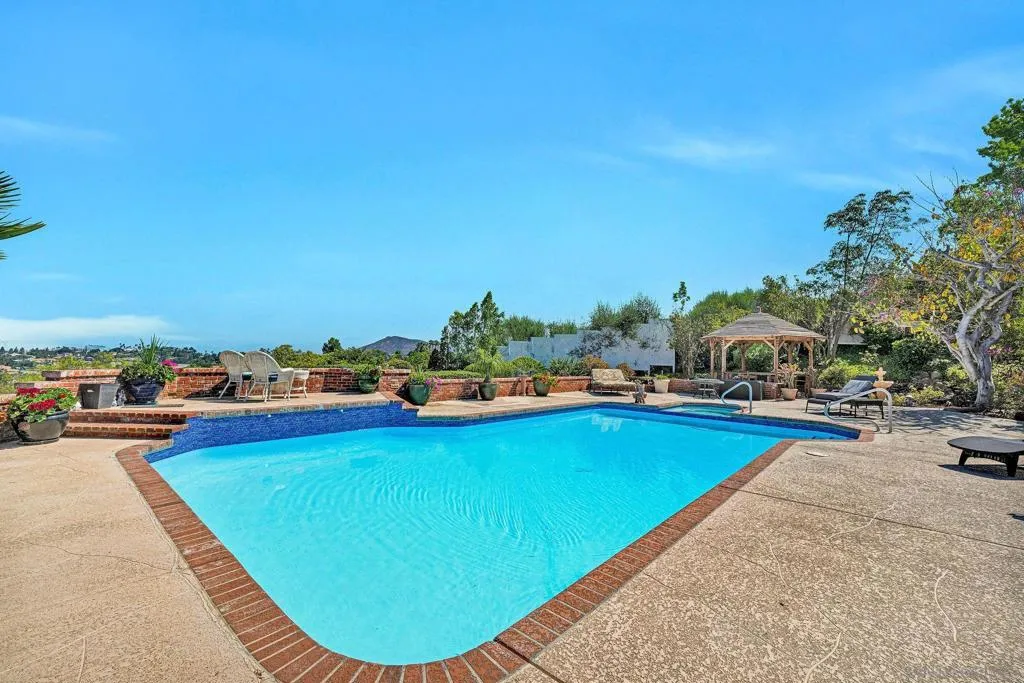 17505 Corte Lomas Verde, Poway, California 92064 home-pic-35