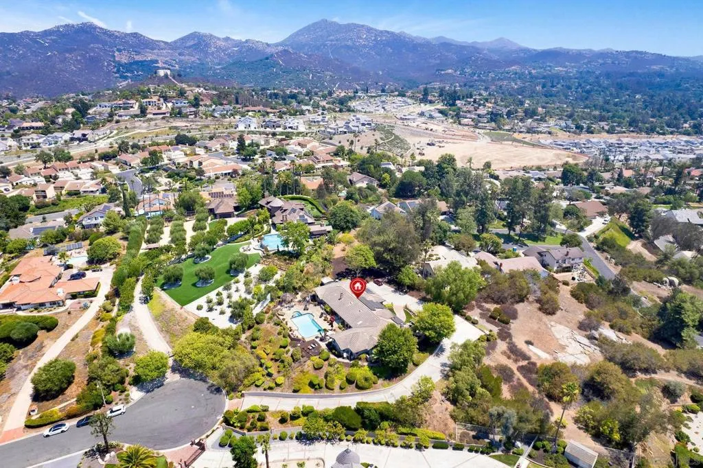 17505 Corte Lomas Verde, Poway, California 92064 home-pic-52