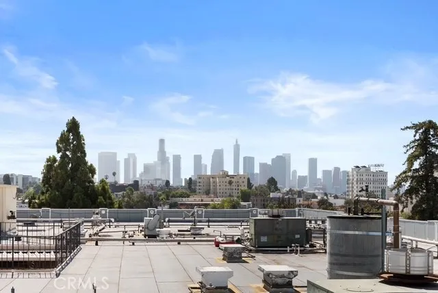 421 S Lafayette, Los Angeles, California 90057 home-pic-2