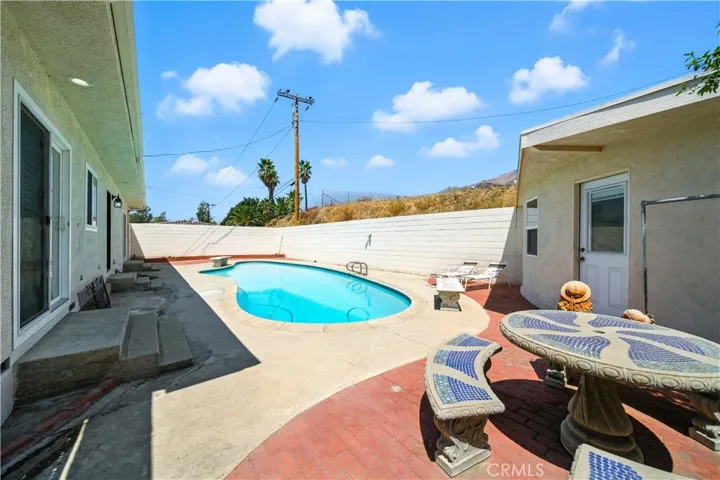 164 Viento Way, San Bernardino, California 92404