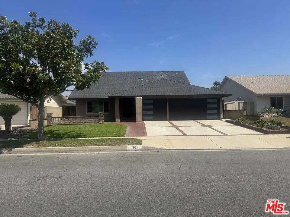 961 Oakhorne Drive, Harbor City, California 90710, 4 Bedrooms Bedrooms, ,3 BathroomsBathrooms,Residential,For Sale,Oakhorne,25576237