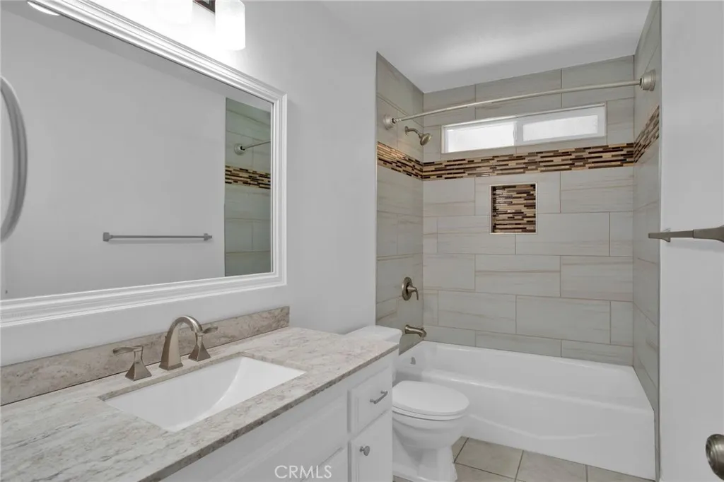 17965 Fremontia Lane, Victorville, California 92395 home-pic-20