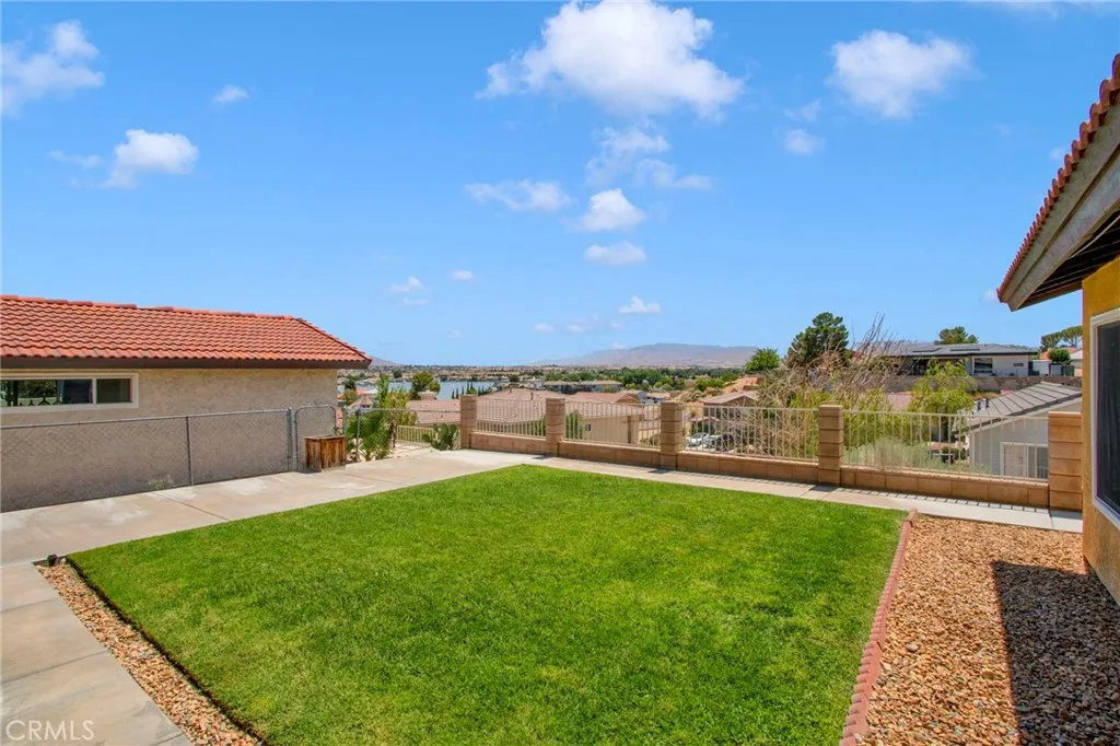 17965 Fremontia Lane, Victorville, California 92395 home-pic-32