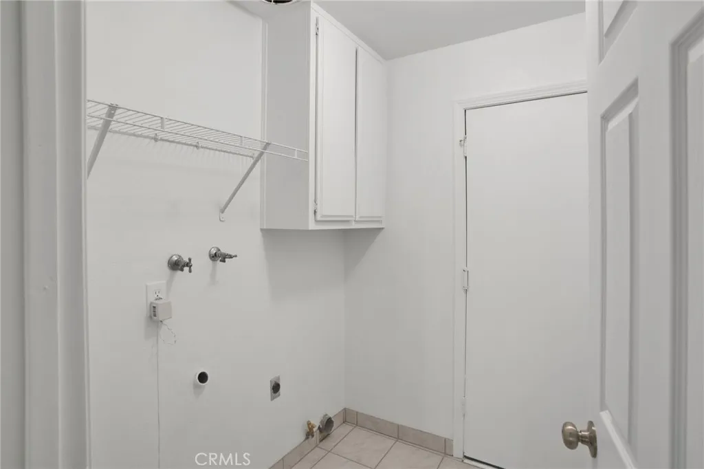 17965 Fremontia Lane, Victorville, California 92395 home-pic-28