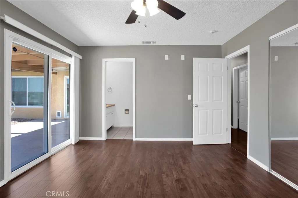 17965 Fremontia Lane, Victorville, California 92395 home-pic-25