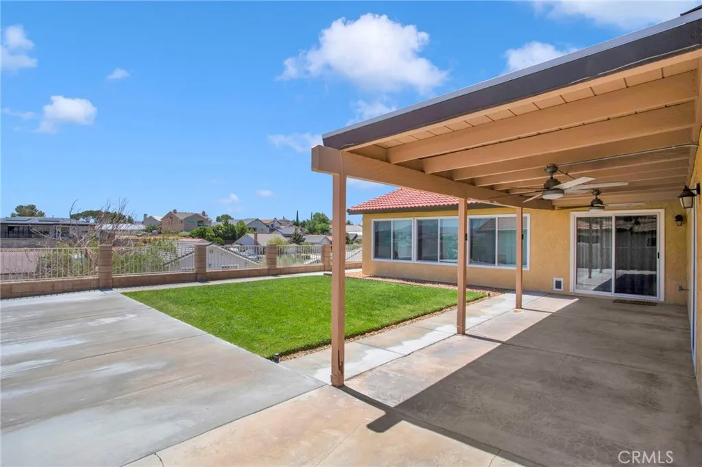 17965 Fremontia Lane, Victorville, California 92395 home-pic-29