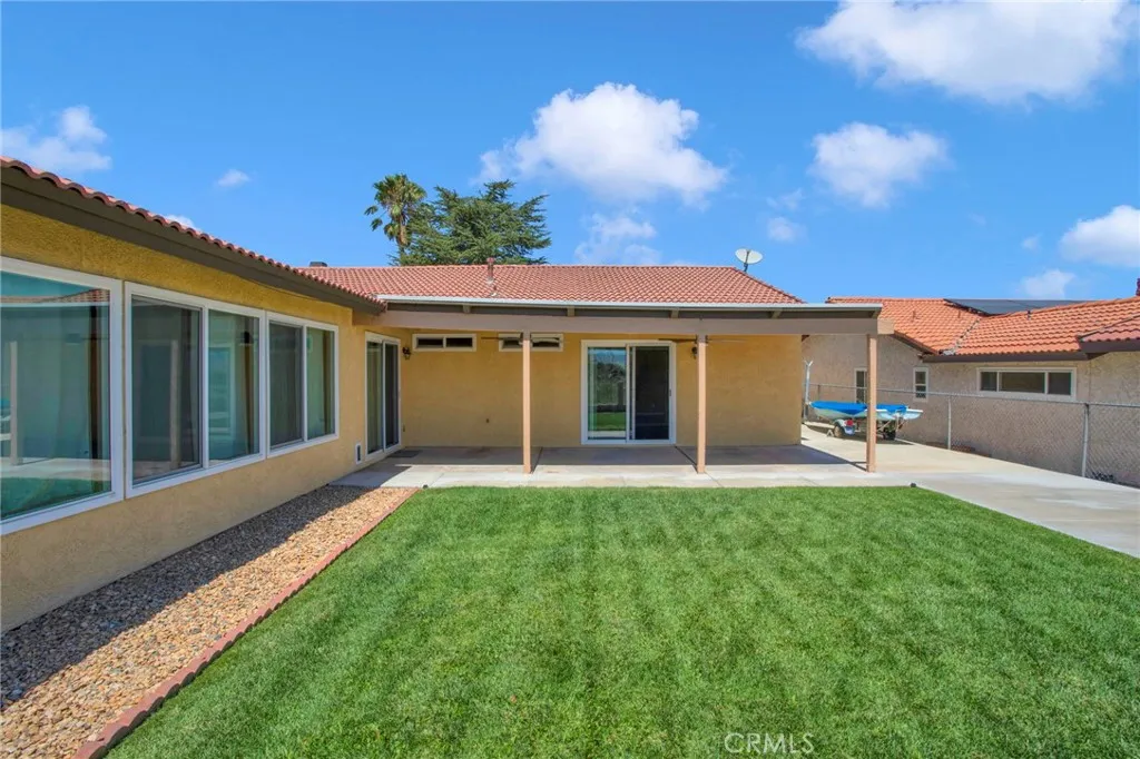 17965 Fremontia Lane, Victorville, California 92395 home-pic-34