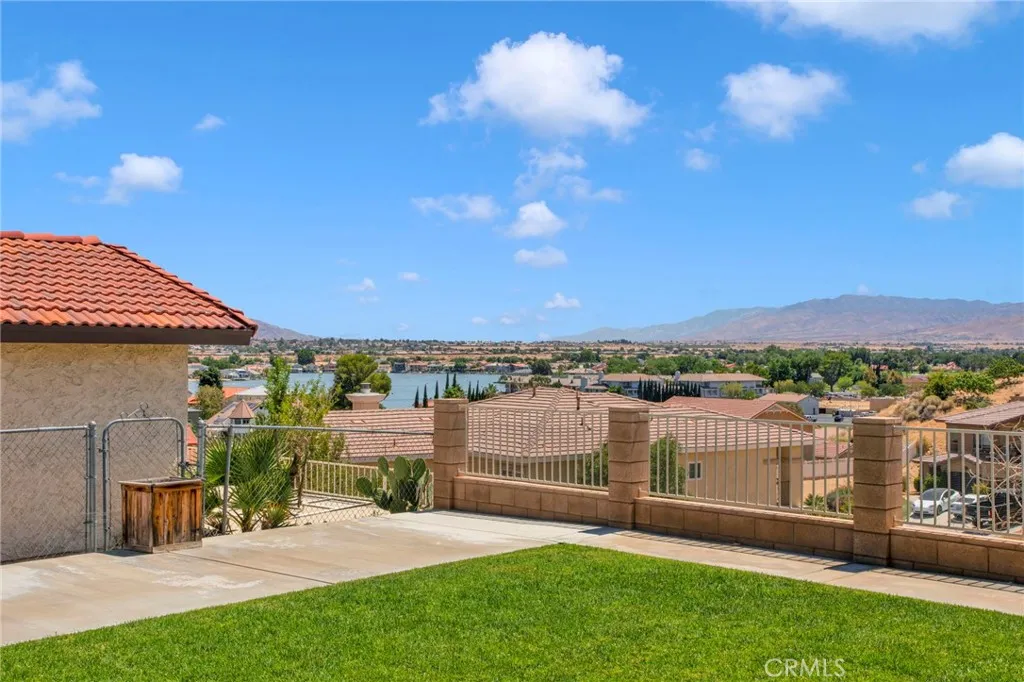 17965 Fremontia Lane, Victorville, California 92395 home-pic-31